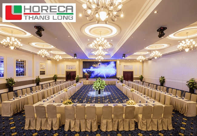 cac-lua-chon-ban-ghe-cho-tiec-banquet